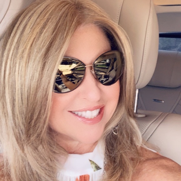 Meet your Posher, Ellen - Picture 6 of 6